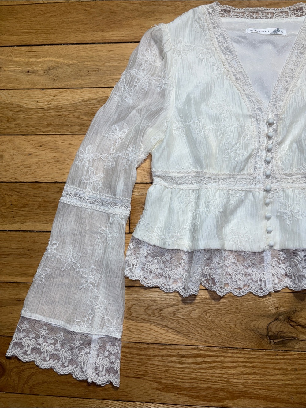Altar’d State Ivory White Lace Embroidered Peplum Blouse- Size Small NWT - Picture 2 of 13